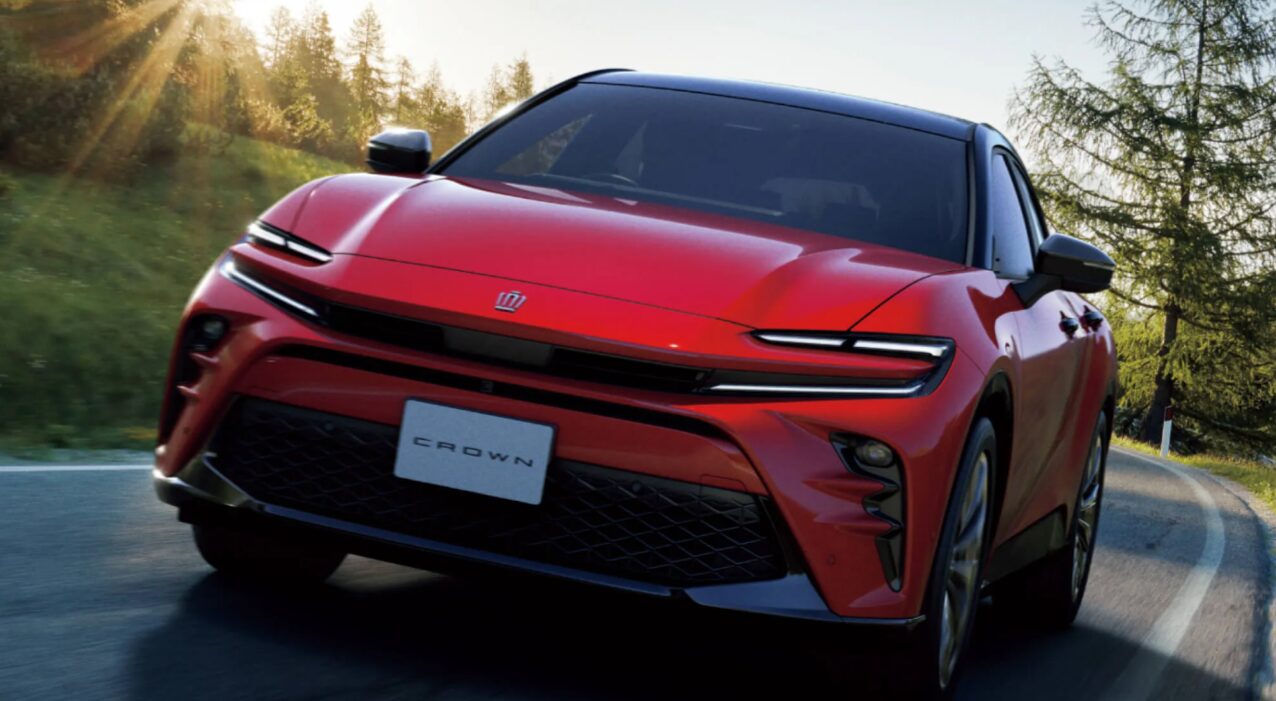 KINTOクラウンスポーツ-公式サイトへ