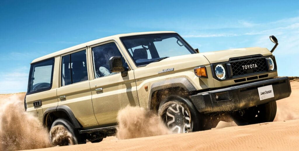 トヨタ ランドクルーザー“70”：７０シリーズの特性を継承しながら時代に合わせて進化したランドクルーザーの普遍的価値を継承するモデル。KINTO公式ページへ